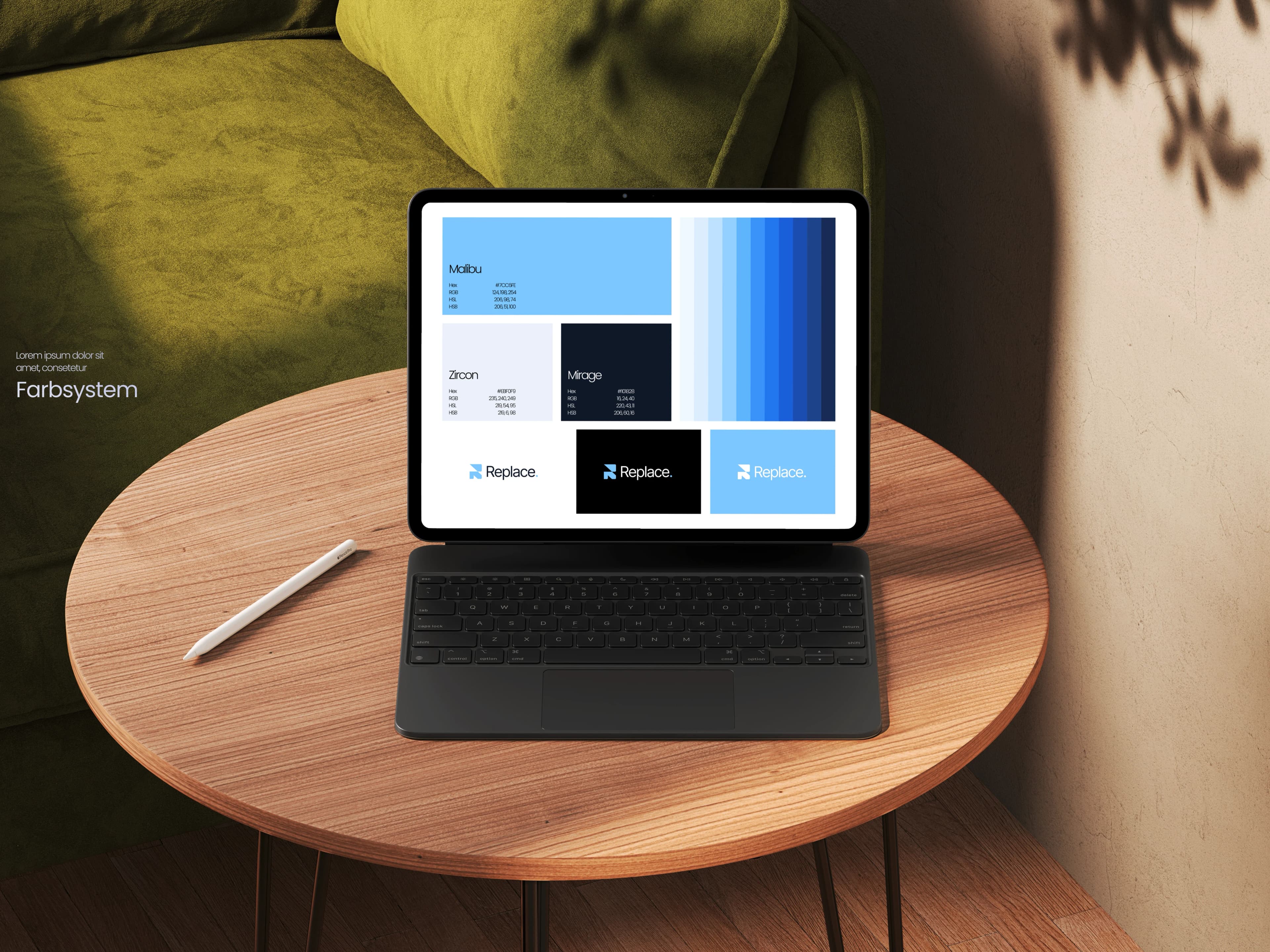 Tablet auf Holztisch mit Farbsystem Malibu, Zircon und Mirage